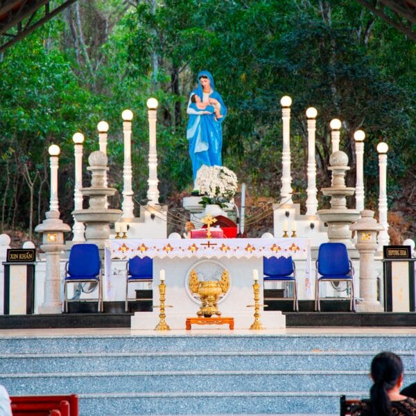 Hành trình tâm linh kết nối yêu thương "Đài Đức Mẹ tại Hồ Thánh Mẫu - Giáo xứ Phước An"